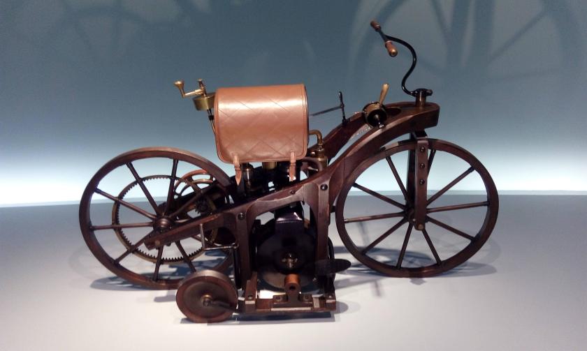 first_motorcycle_and_gasoline_vehicle